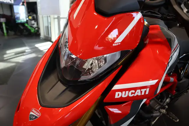 2025 Ducati Hypermotard 950 SP Special Livery in Sport Bikes in Edmonton - Image 9
