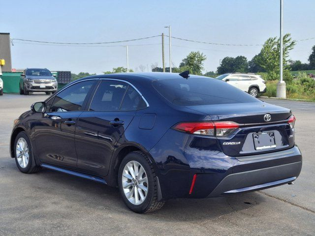 2020 Toyota Corolla XLE Sedan | Leather | Sunroof | Nav in Cars & Trucks in Guelph - Image 3