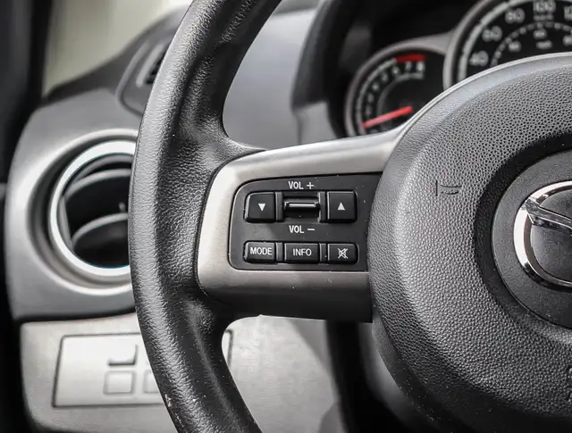 2012 Mazda Mazda2 GX in Cars & Trucks in Oakville / Halton Region - Image 12