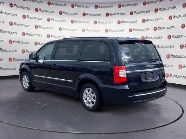  2011 Chrysler Town & Country 4dr Wgn Touring in Cars & Trucks in Lethbridge - Image 4