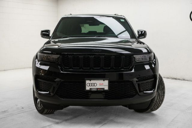 2025 Jeep Grand Cherokee Altitude | Sunroof | Leather | Tow in Cars & Trucks in Winnipeg - Image 2