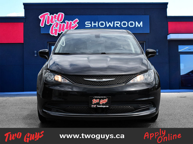 2022 Chrysler Grand Caravan SXT | New Tires | Pwr Sliders | Clot in Cars & Trucks in St. Catharines - Image 3