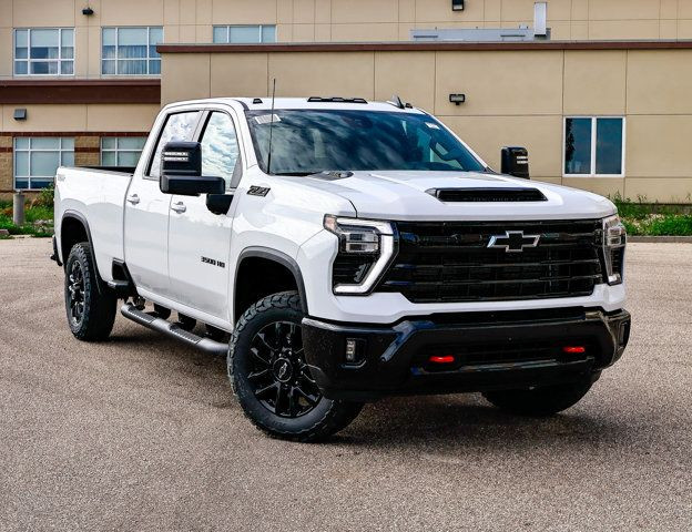 2025 Chevrolet Silverado 3500HD LT in Cars & Trucks in Strathcona County - Image 2