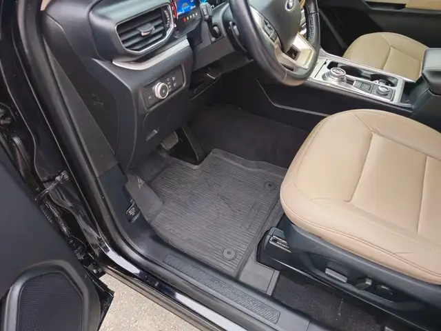 2020 Ford Explorer XLT 4WD in Cars & Trucks in Chatham-Kent - Image 20