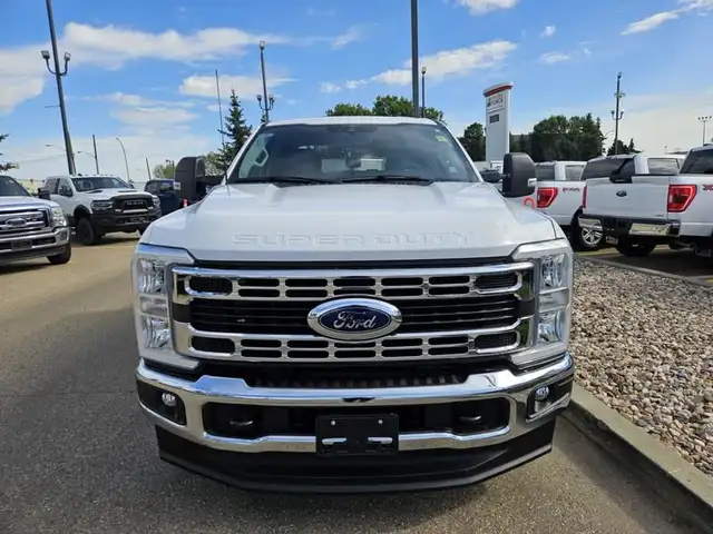 2023 Ford Super Duty F-350 SRW XLT 4WD Crew Cab 8' Box, 6.7L V8  in Cars & Trucks in St. Albert - Image 10
