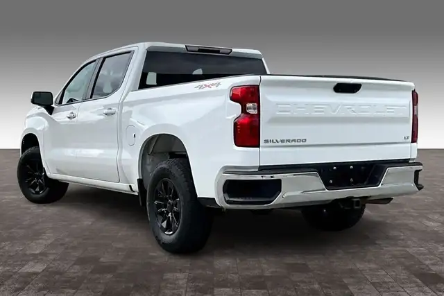 2023 Chevrolet Silverado 1500 4wd Crewcab Lt in Cars & Trucks in Edmonton - Image 9