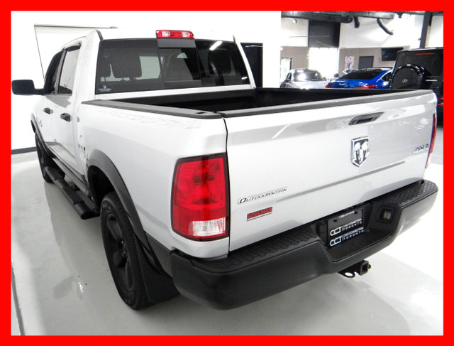 2017 Ram 1500 4WD CREW CAB *5.7L HEMI/BACKUP CAM/LOW KMS!!!* in Cars & Trucks in City of Toronto - Image 3
