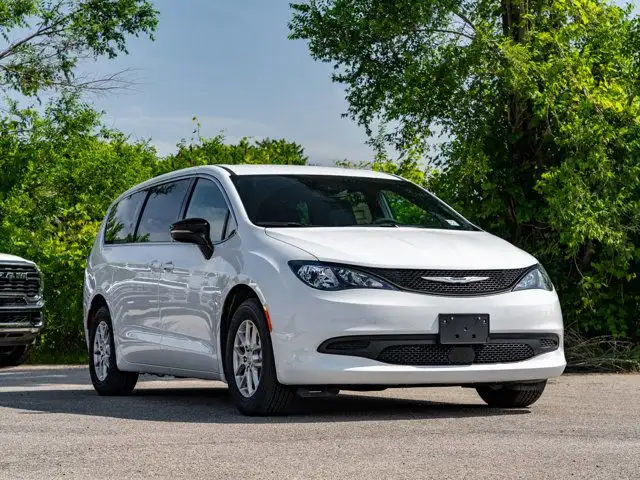 2025 Chrysler Grand Caravan SXT in Cars & Trucks in Barrie - Image 13