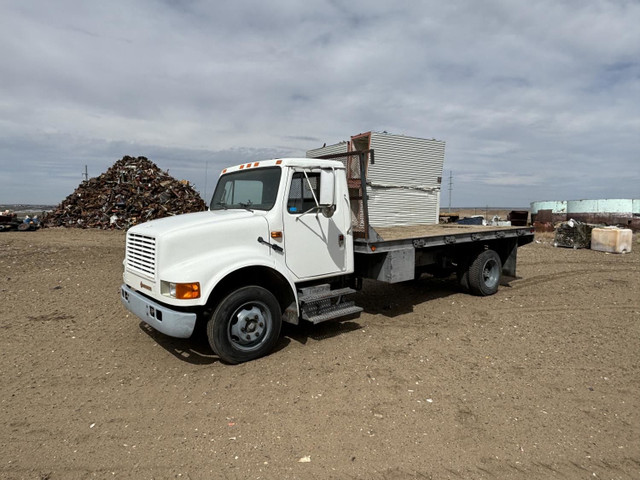 1990 International S/A Day Cab Flat Deck Truck 4600 in Heavy Trucks in Kamloops