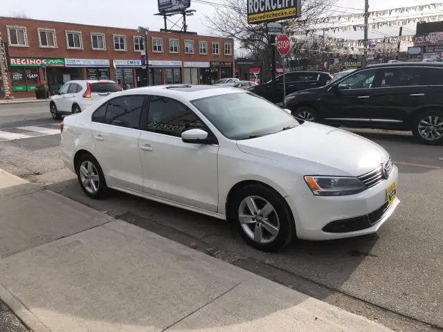 2014 Volkswagen Jetta 2.0 TDI Highline in Cars & Trucks in City of Toronto - Image 6
