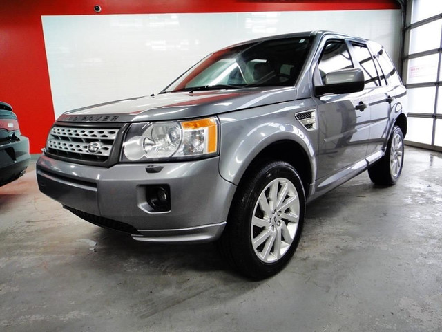  2012 Land Rover LR2 DEALER MAINTAIN,NO ACCIDENT,AWD,PANO ROOF in Cars & Trucks in City of Toronto - Image 3