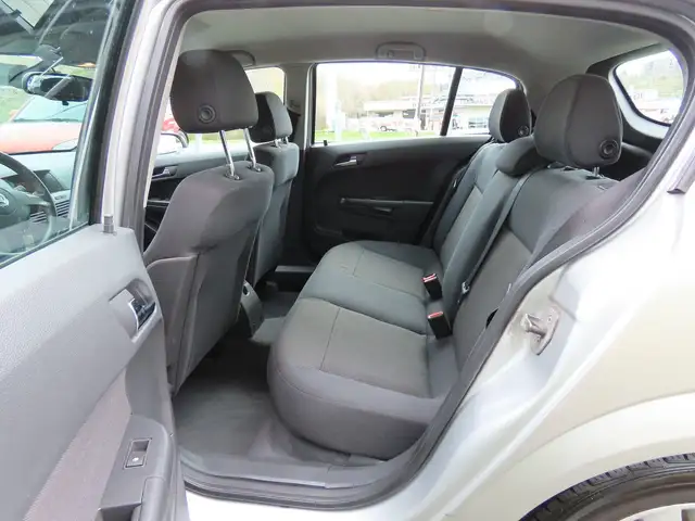 2008 Saturn Astra EX in Cars & Trucks in Dartmouth - Image 9