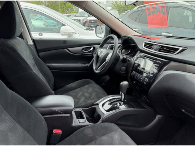 2016 Nissan Rogue AWD 4dr SV in Cars & Trucks in Oakville / Halton Region - Image 3