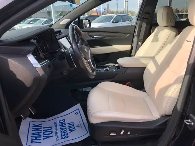 2021 Cadillac XT5 AWD Sport in Cars & Trucks in London - Image 11