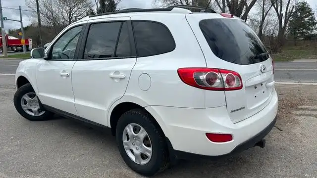 2012 Hyundai Santa Fe GL in Cars & Trucks in Oakville / Halton Region - Image 7