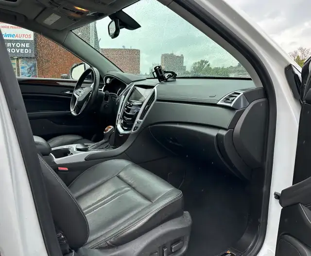 2013 Cadillac SRX Luxury AWD – Premium Comfort & Super Low Kms dans Autos et camions dans Calgary - Image 11