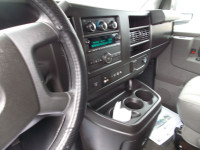 2018 GMC Savana 2500 15 Passenger Van 6.0, V8, gas, auto, pw, pl, air Frt & rear heat & air, factory... (image 9)