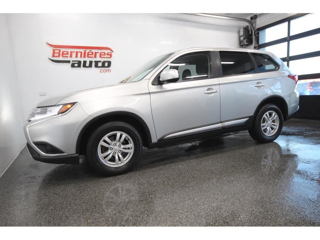 2019 Mitsubishi Outlander ES / AWD dans Autos et camions  à Lévis - Image 4