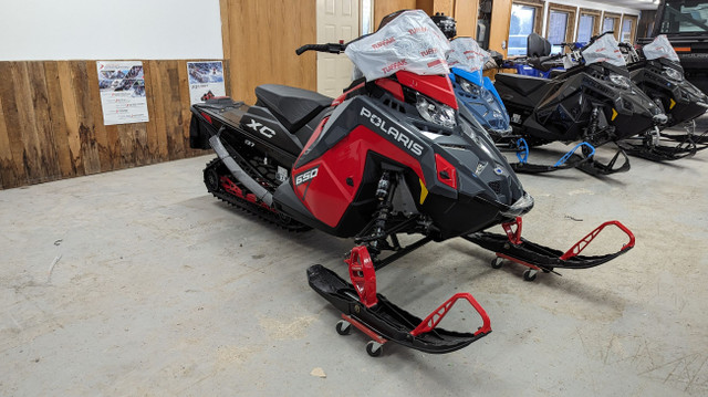 2024 Polaris Industries 650 INDY XC 137 Red/Grey in Snowmobiles in Barrie - Image 4