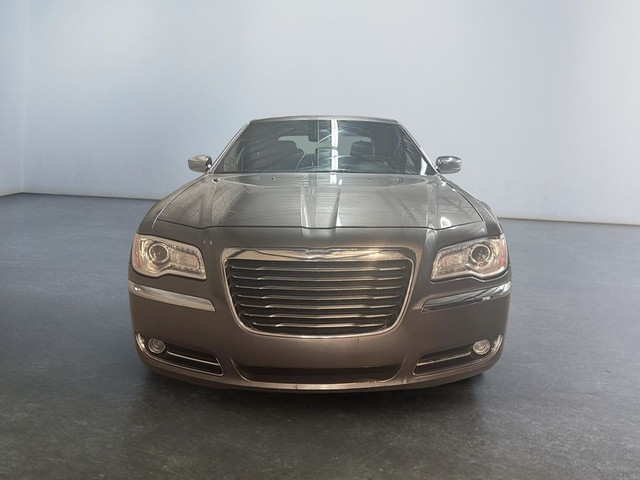 2012 Chrysler 300 LIMITED in Cars & Trucks in Laval / North Shore - Image 2