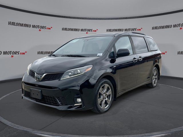 2020 Toyota Sienna SE in Cars & Trucks in Hamilton