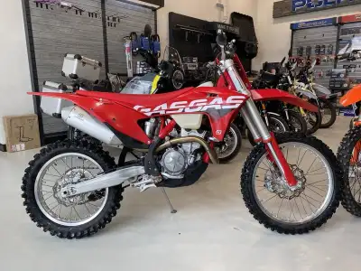 Like New! Extras Include: Acerbis Skid Plate w Linkage Protection. Fantastic Cross Country Bike! 202...