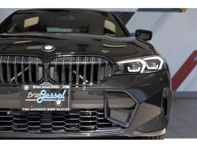 2025 BMW 3 Series 330i xDrive Sedan in Cars & Trucks in Vancouver - Image 4