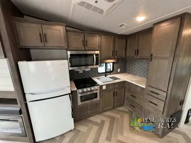 2020 Forest River RV Salem Villa Series 353FLFB Classic in Travel Trailers & Campers in Moncton - Image 16