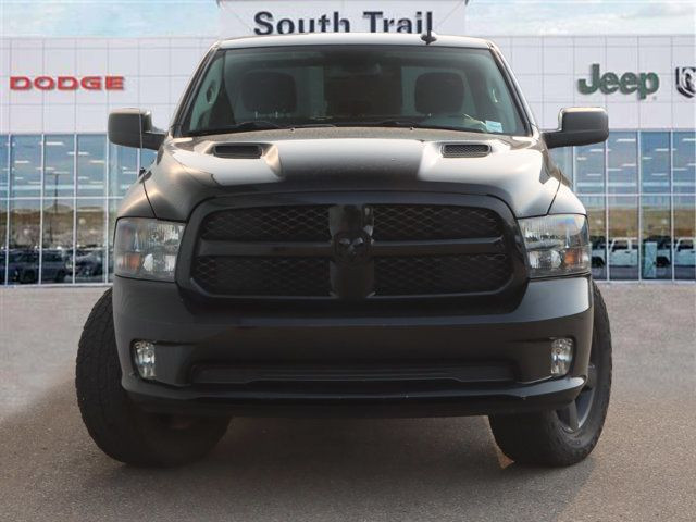 2020 Ram 1500 Classic Express 4x4 Crew Cab 5'7 Box in Cars & Trucks in Calgary - Image 2