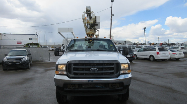 2002 Ford F-450 XL BUCKET TRUCK WITH ALTEC 200A in Cars & Trucks in Edmonton - Image 3