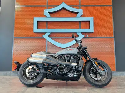 Engineered to thrill, the Sportster S is built around the big and powerful Revolution Max 1250T engi...
