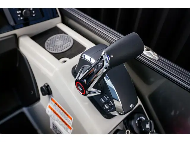 2025 Barletta Cabrio 24 UE in Powerboats & Motorboats in Québec City - Image 30