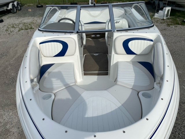 2005 Glastron SX195 in Powerboats & Motorboats in Barrie - Image 2