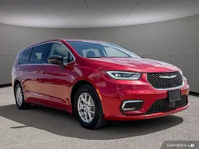 2024 Chrysler Pacifica Touring-L | Apple Carplay | Heated Seats, View more