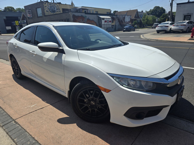 2017 Honda Civic Sedan in Cars & Trucks in Hamilton