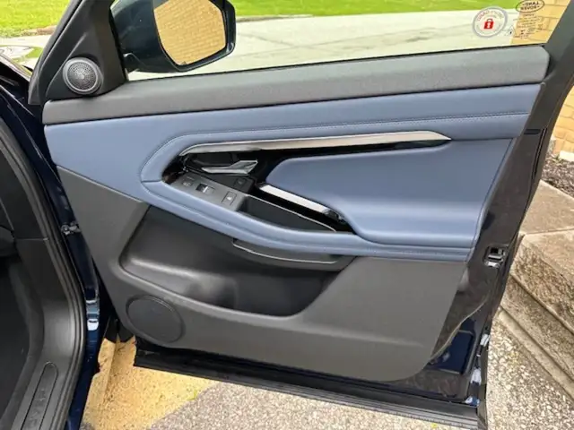 2021 Land Rover Range Rover Evoque P250 1 Owner Clean Carfax Pan in Cars & Trucks in Mississauga / Peel Region - Image 13