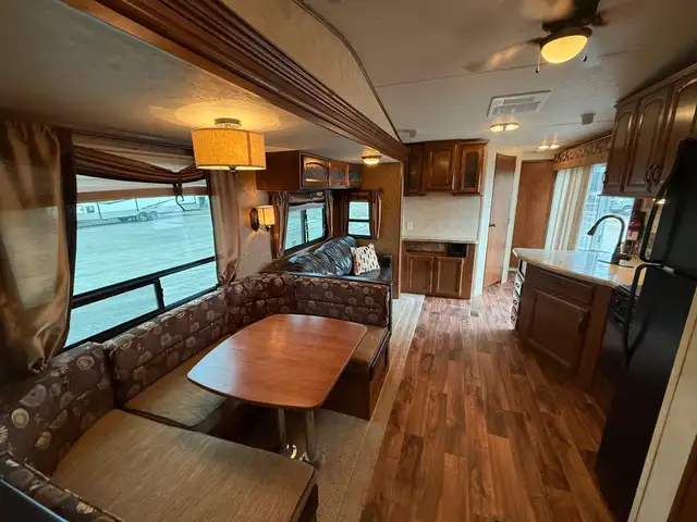 2015 Forest River Wildwood 402QBQ Destination Home in Park Models in St. Albert - Image 17