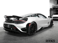 VENDU!!! Yes you read right under 300km !! Mclaren Collector Owned. As new as it gets. Auto Devenzo,... (image 4)