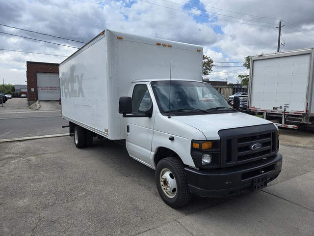 2016 Ford E-450 E-450 - 18Ft Box - Ramp - V8 Gasoline - CERTIFIE in Cars & Trucks in City of Toronto - Image 4