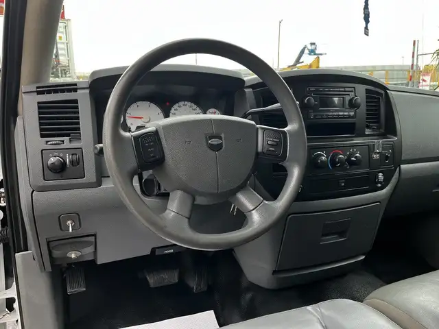 2008 Ram 5500 12 Foot Cube Van with Shelves in Heavy Trucks in City of Toronto - Image 43