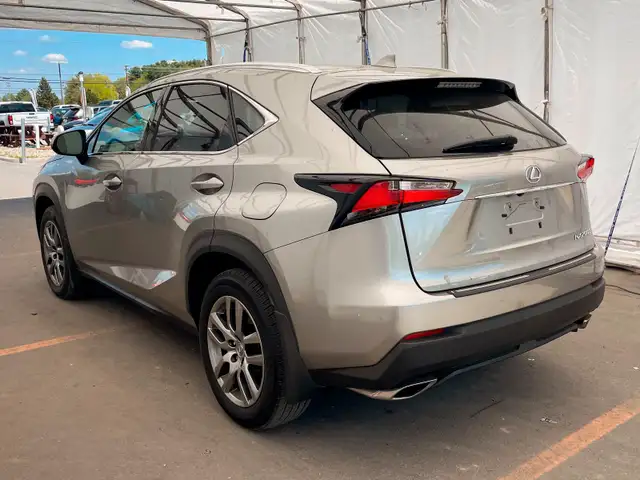 2017 Lexus NX 200t AWD *TOIT* SIÈGES VENT / CHAUFF CUIR *BAS KM* in Cars & Trucks in Laurentides - Image 7