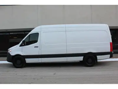 2020 MERCEDES SPRINTER 2500 -- 170 FULL SIZE -- HIGH ROOF -- 3.0L V6 DIESEL ENGINE !!! 3 SEATER!!! O...