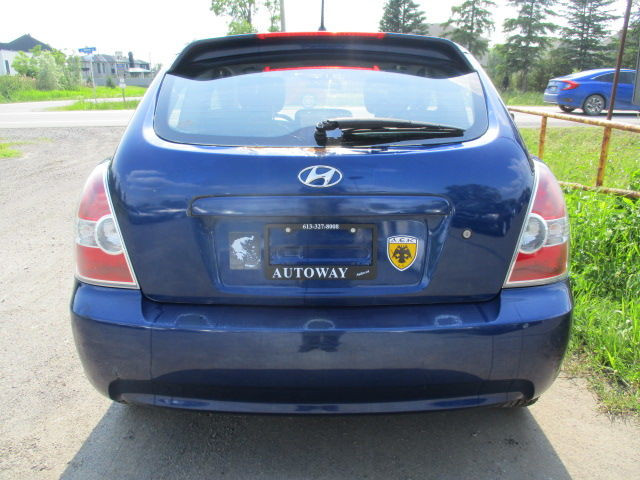 2009 Hyundai Accent 1.6L in Cars & Trucks in Ottawa - Image 4