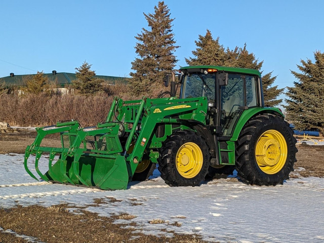 2010 John Deere Premium MFWD Loader Tractor 6430 in Farming Equipment in Regina