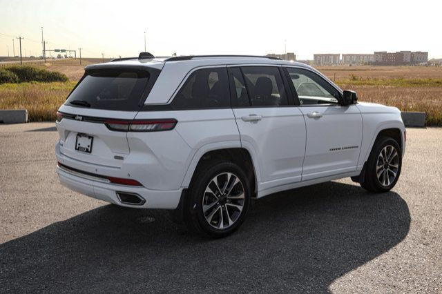 2023 Jeep Grand Cherokee OVERLAND 4X4 LEATHER SUNROOF in Cars & Trucks in Strathcona County - Image 4