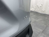 Découvrez le Toyota RAV4 2021 LE qui allie confort et technologie avec brio! Avec seulement 39,234 k... (image 9)