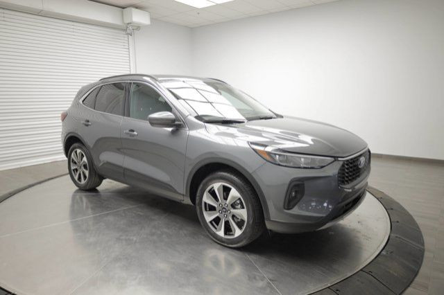 2025 Ford Escape Platinum in Cars & Trucks in Calgary