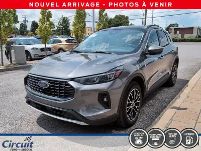 Le Ford Escape 2023 en version de base avec l'ensemble Premium combine l'accessibilité de l'entrée d...