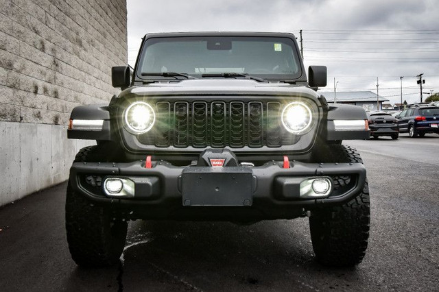2024 Jeep Wrangler Rubicon - Safety Group - Low Mileage in Cars & Trucks in Ottawa - Image 4