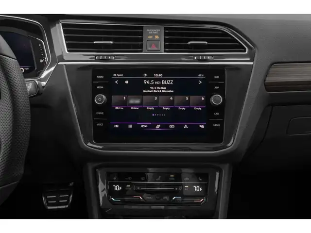 2022 Volkswagen Tiguan Highline R-Line in Cars & Trucks in Calgary - Image 8
